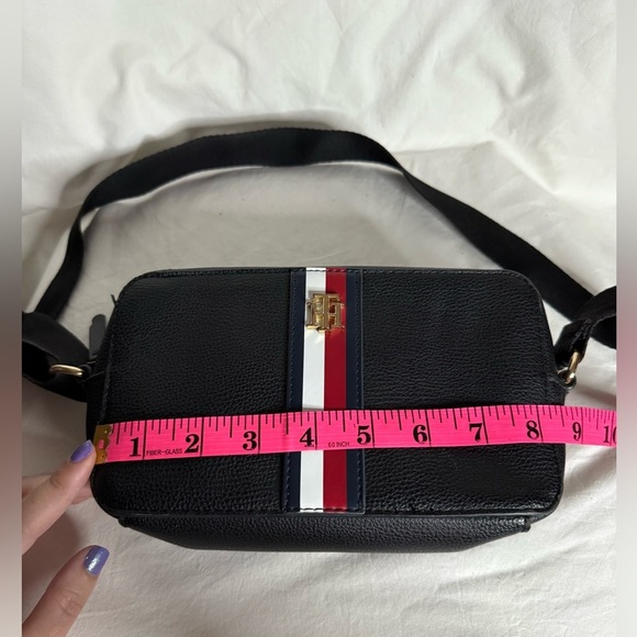 Vintage Tommy Hilfiger Navy Blue Faux Leather Crossbody Purse - Picture 10 of 13